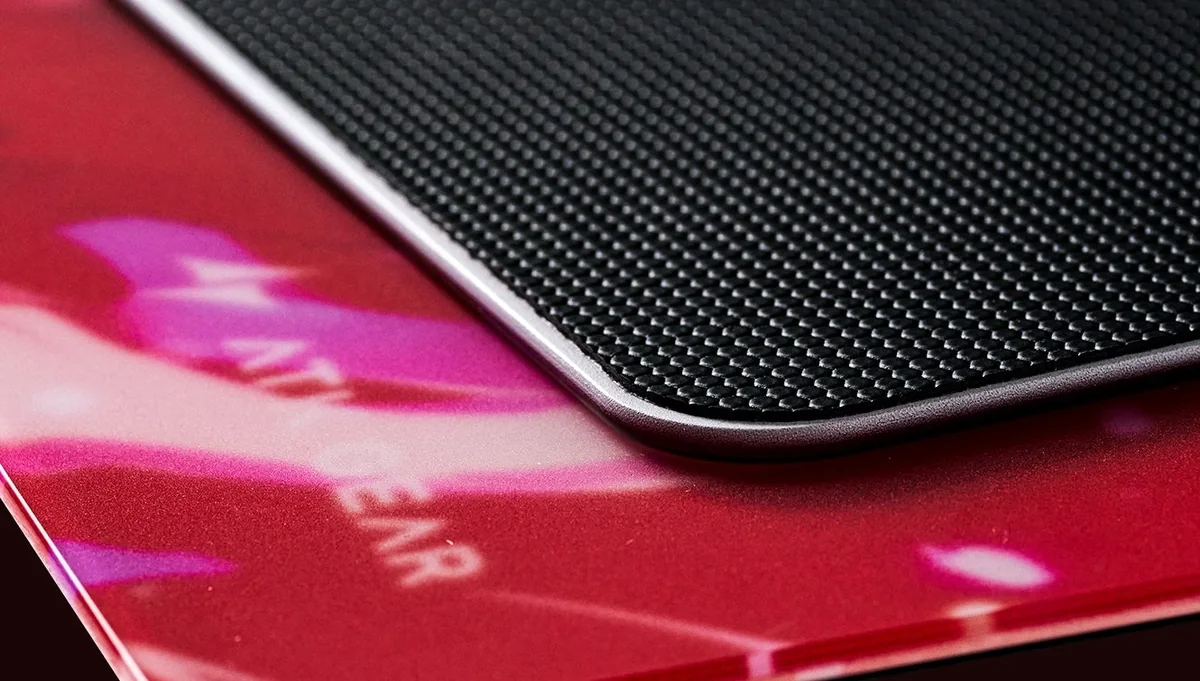 ATK Crimson glass pad chamfered edge and honeycomb base detail